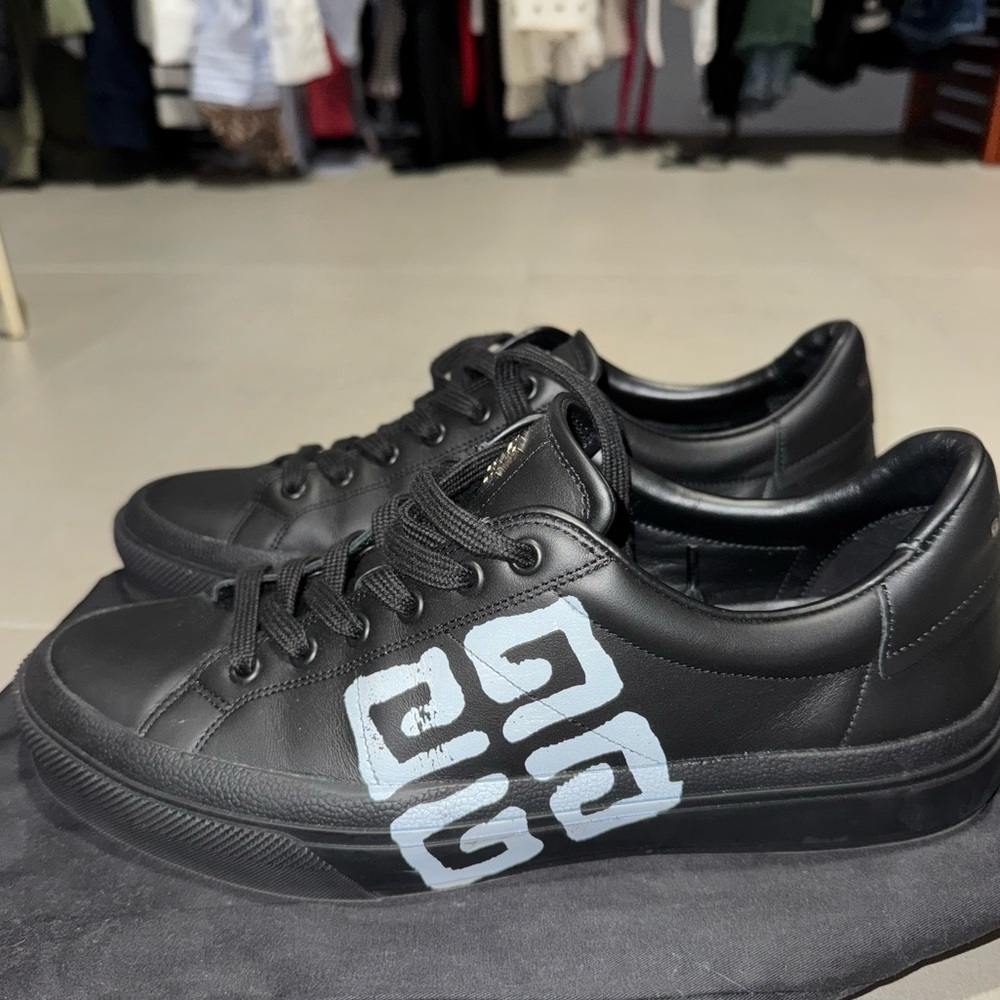 Givenchy city Sport 4G spray print black sneaker